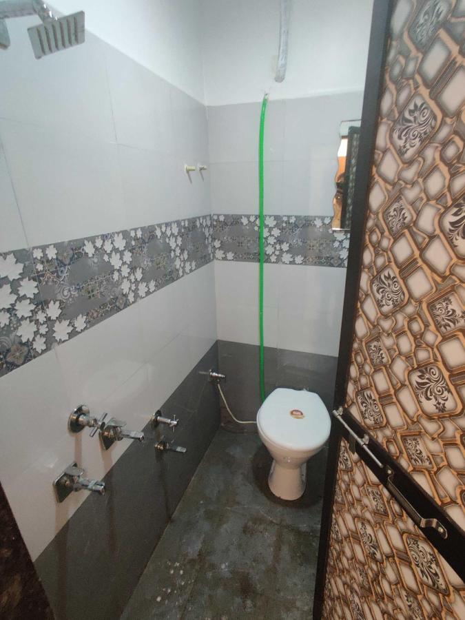 Oyo 91692 The You And Me Hotel Utran Luaran gambar